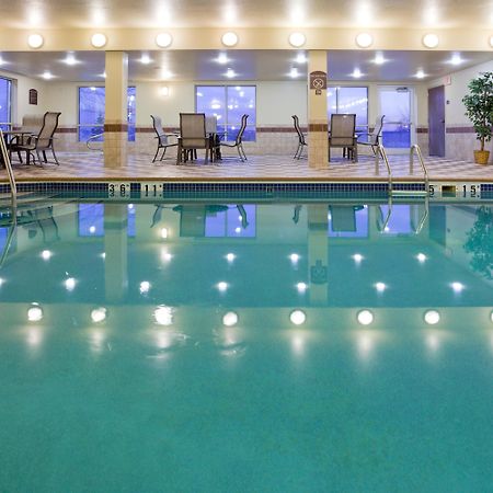 Holiday Inn Express Hotel & Suites Grand Forks By Ihg Exteriör bild