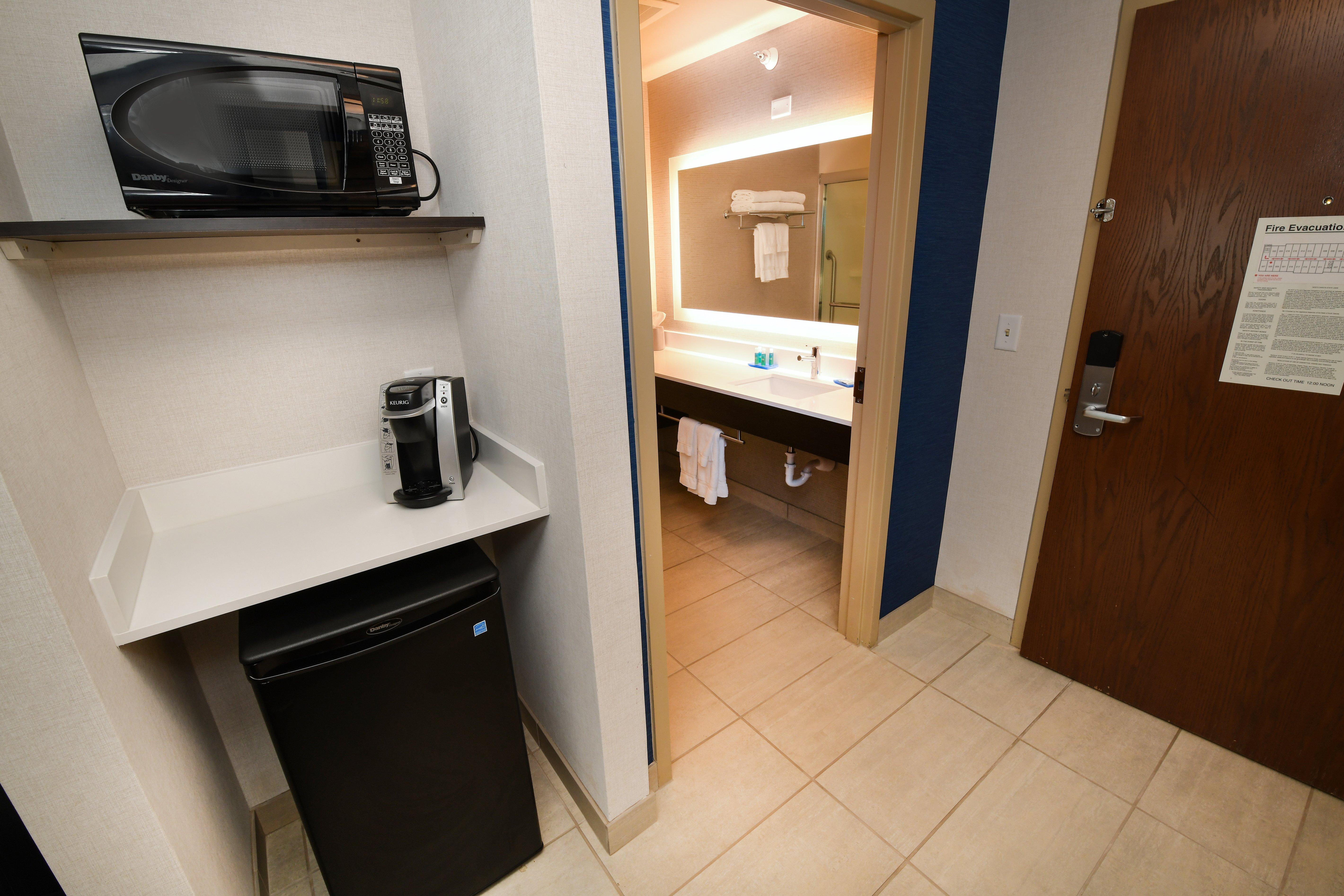 Holiday Inn Express Hotel & Suites Grand Forks, An Ihg Hotel Exteriör bild