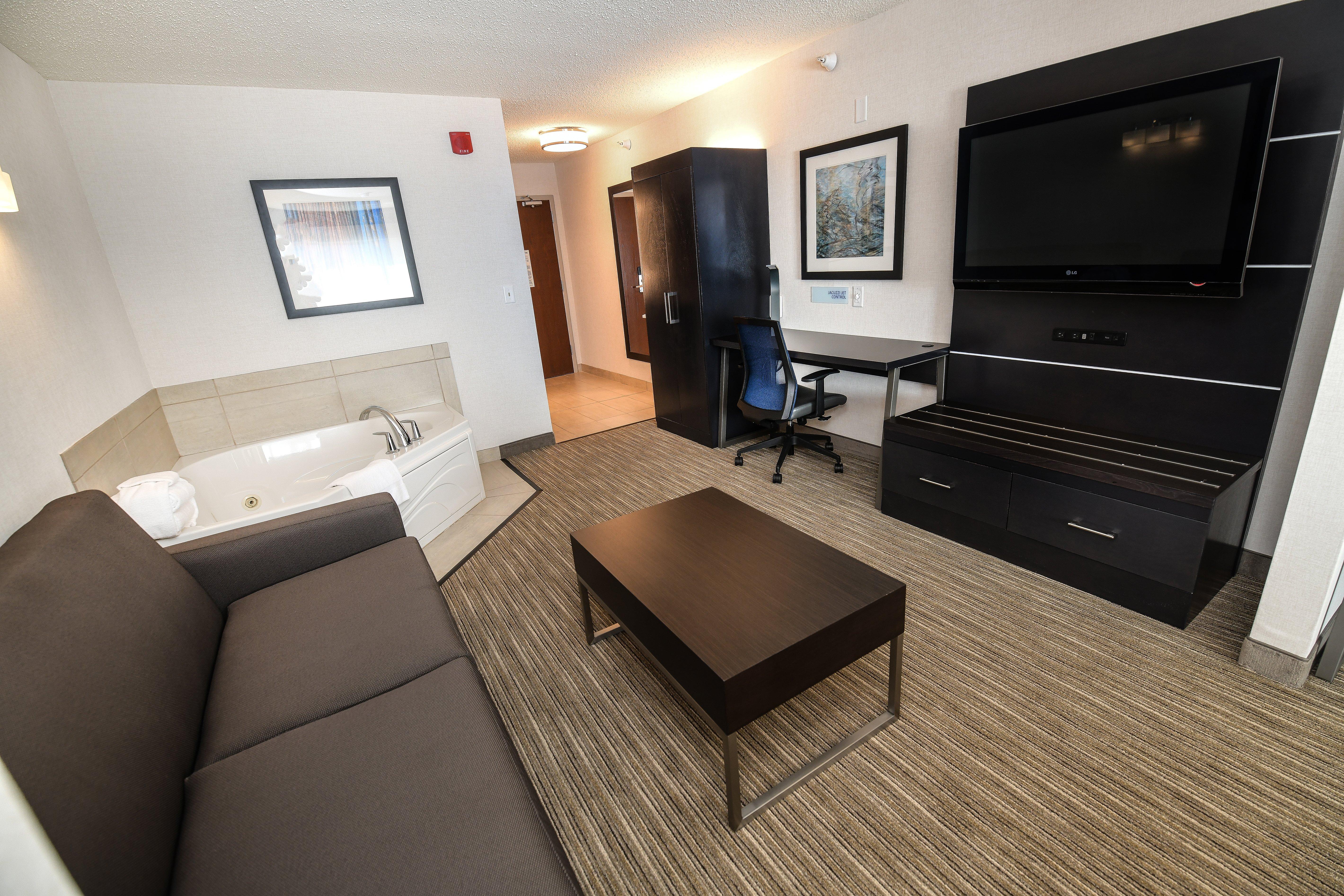 Holiday Inn Express Hotel & Suites Grand Forks By Ihg Exteriör bild