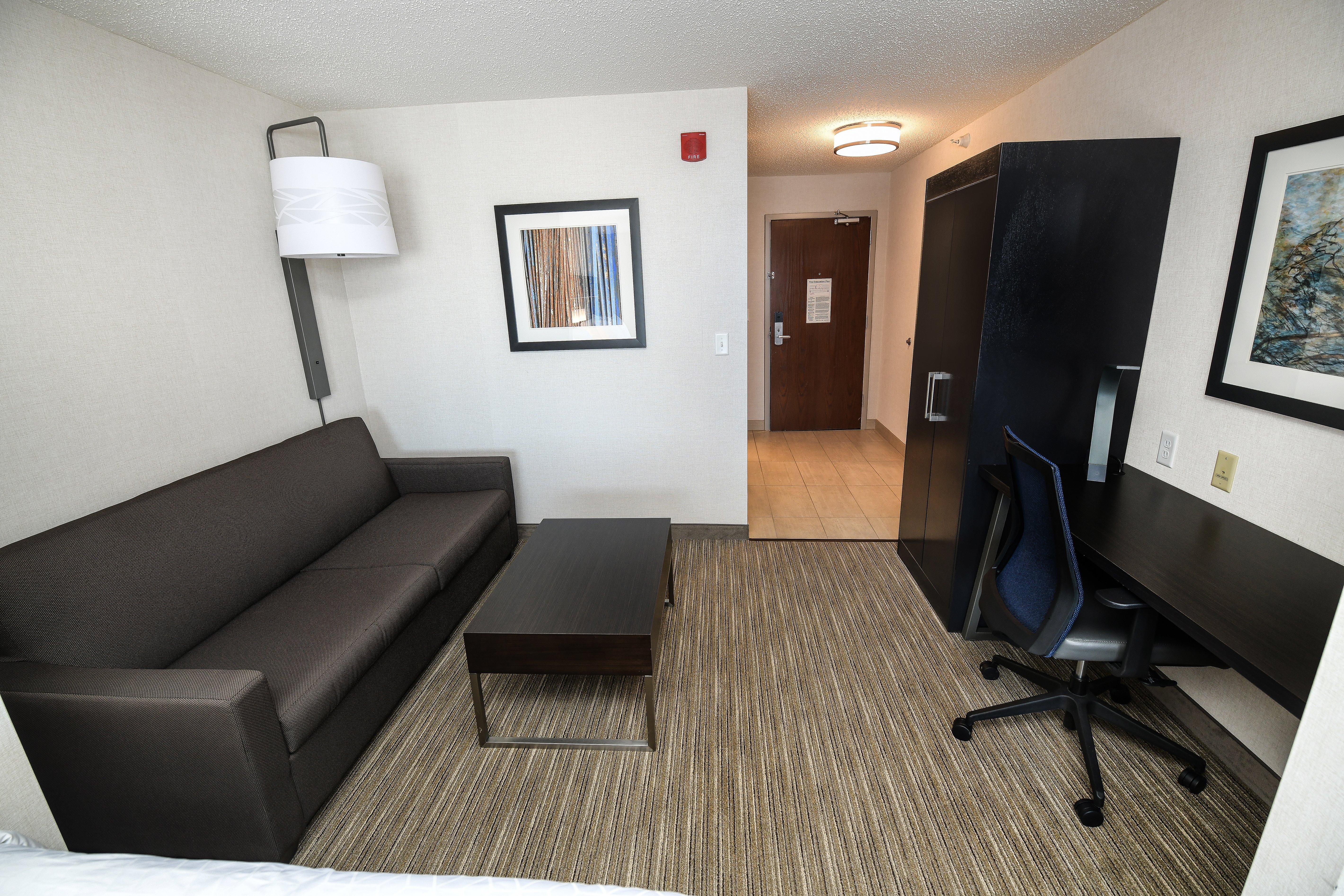 Holiday Inn Express Hotel & Suites Grand Forks, An Ihg Hotel Exteriör bild