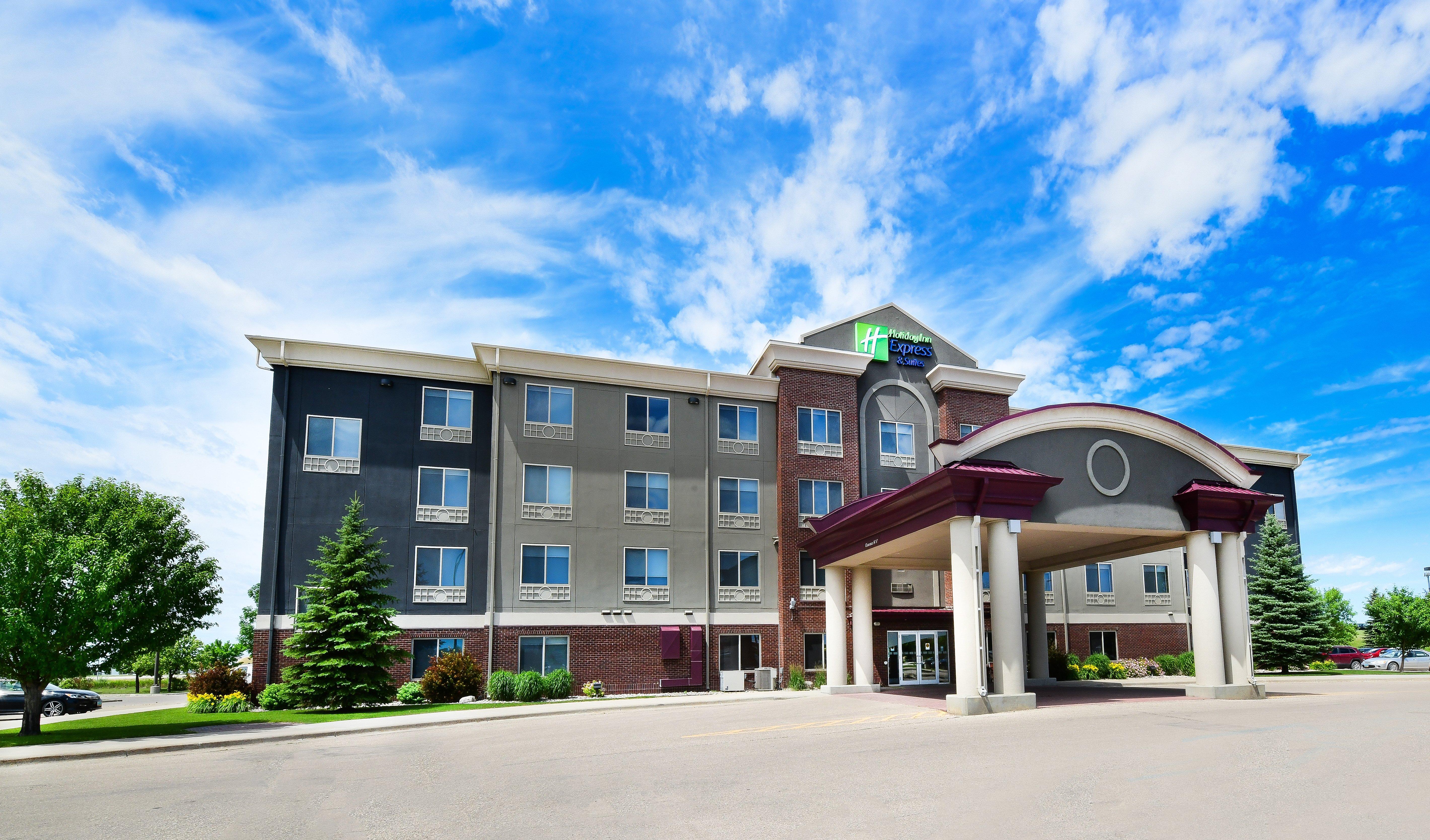 Holiday Inn Express Hotel & Suites Grand Forks, An Ihg Hotel Exteriör bild