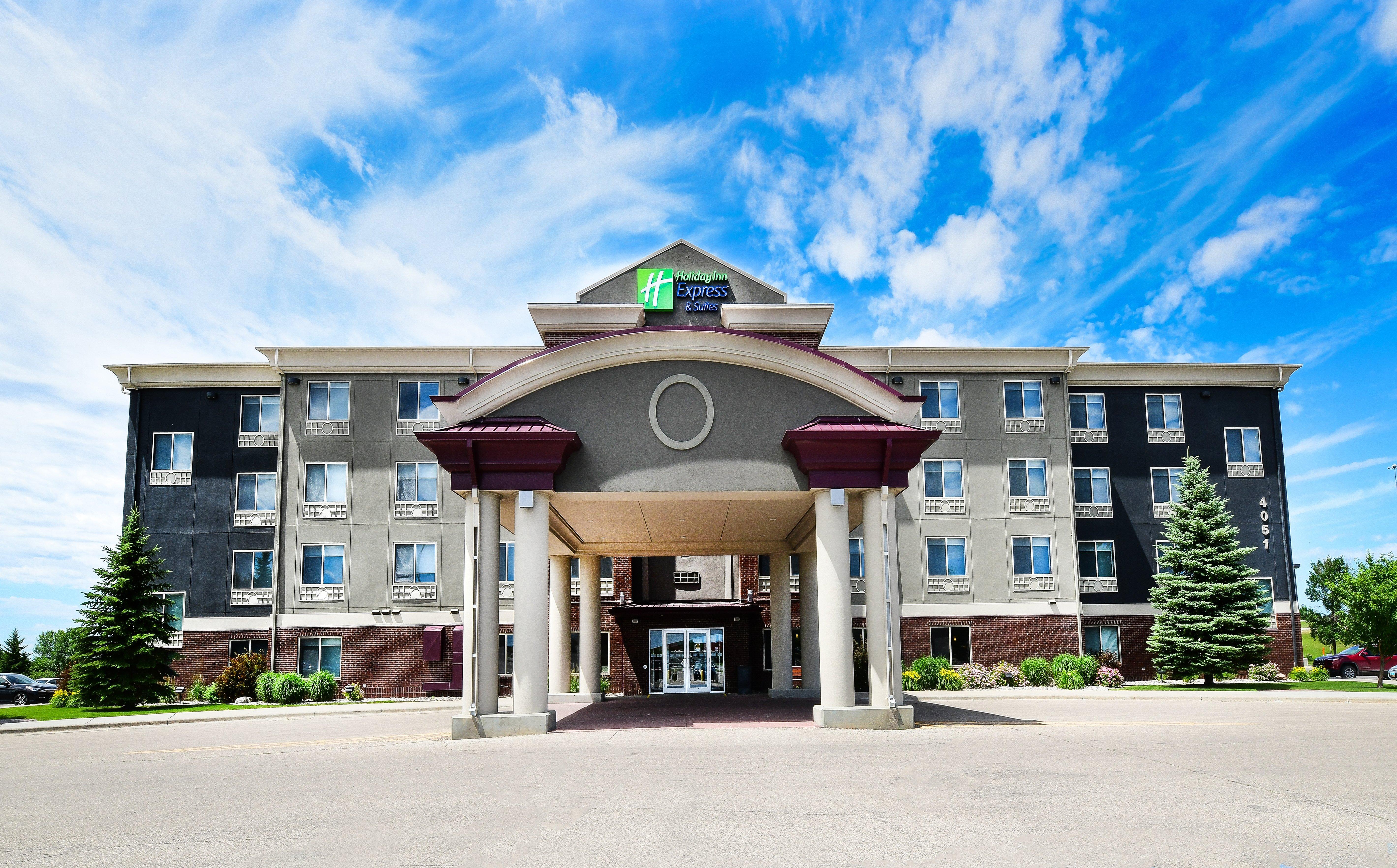 Holiday Inn Express Hotel & Suites Grand Forks, An Ihg Hotel Exteriör bild