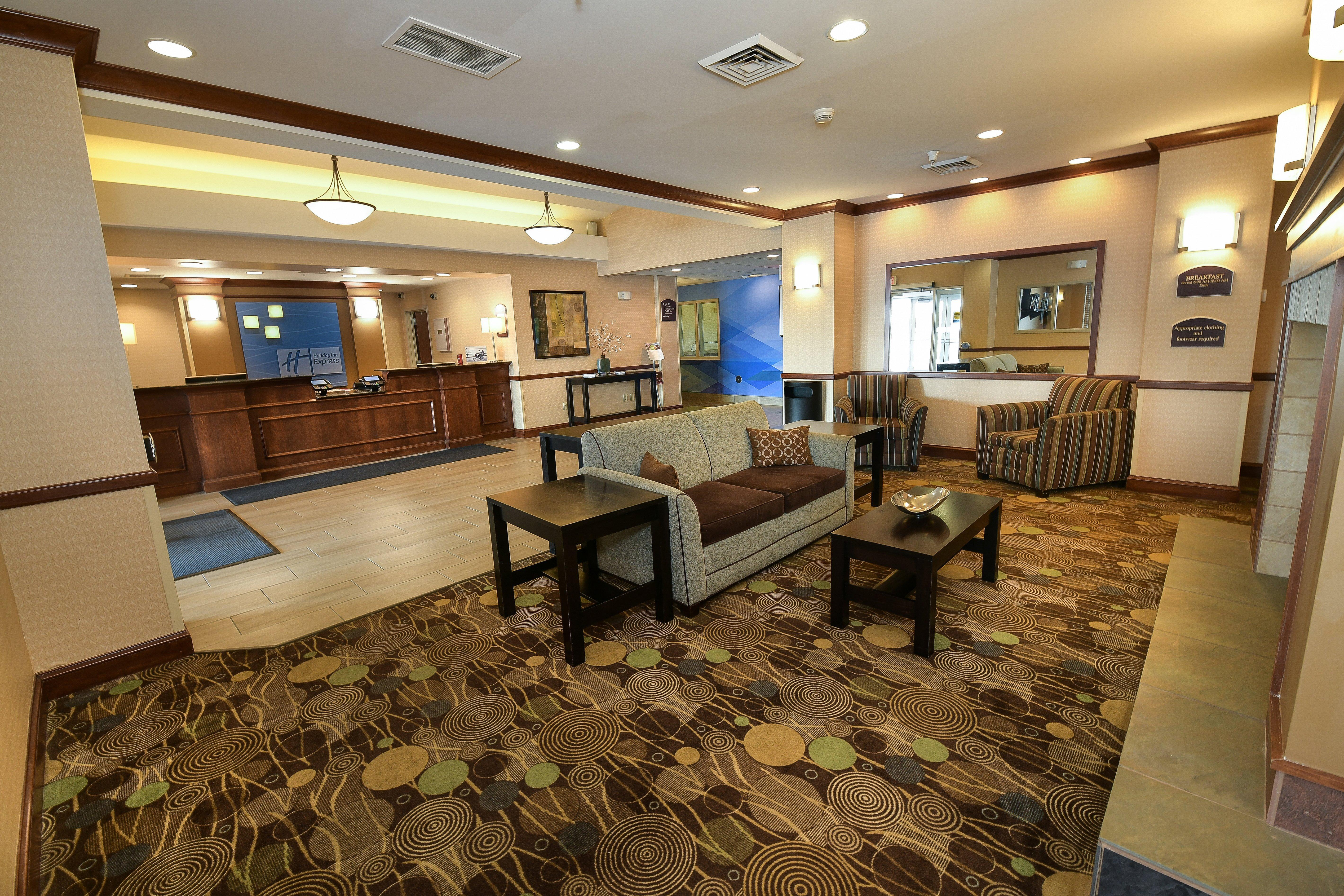 Holiday Inn Express Hotel & Suites Grand Forks, An Ihg Hotel Exteriör bild