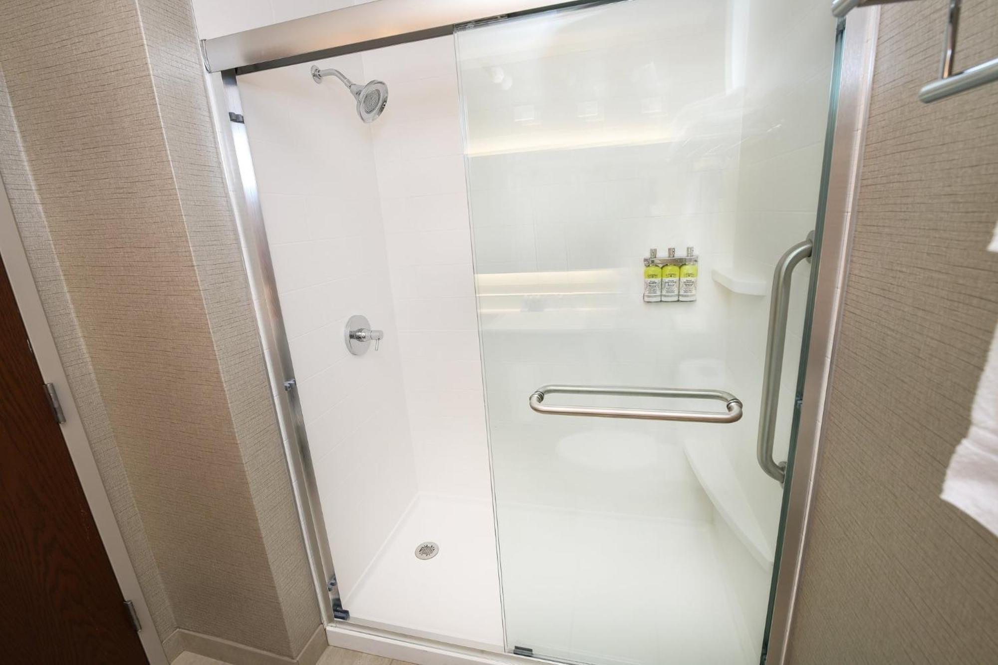 Holiday Inn Express Hotel & Suites Grand Forks By Ihg Exteriör bild