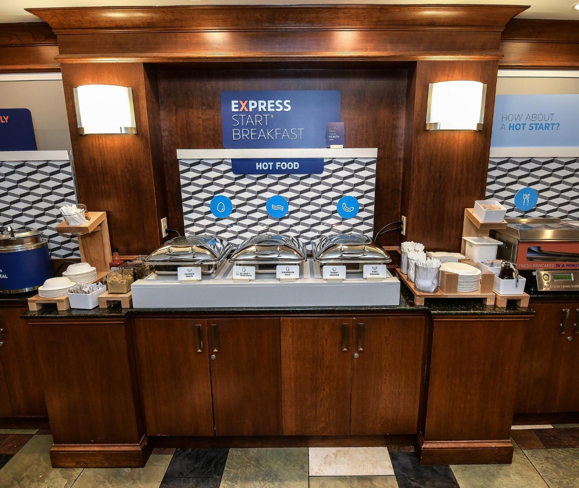 Holiday Inn Express Hotel & Suites Grand Forks By Ihg Exteriör bild