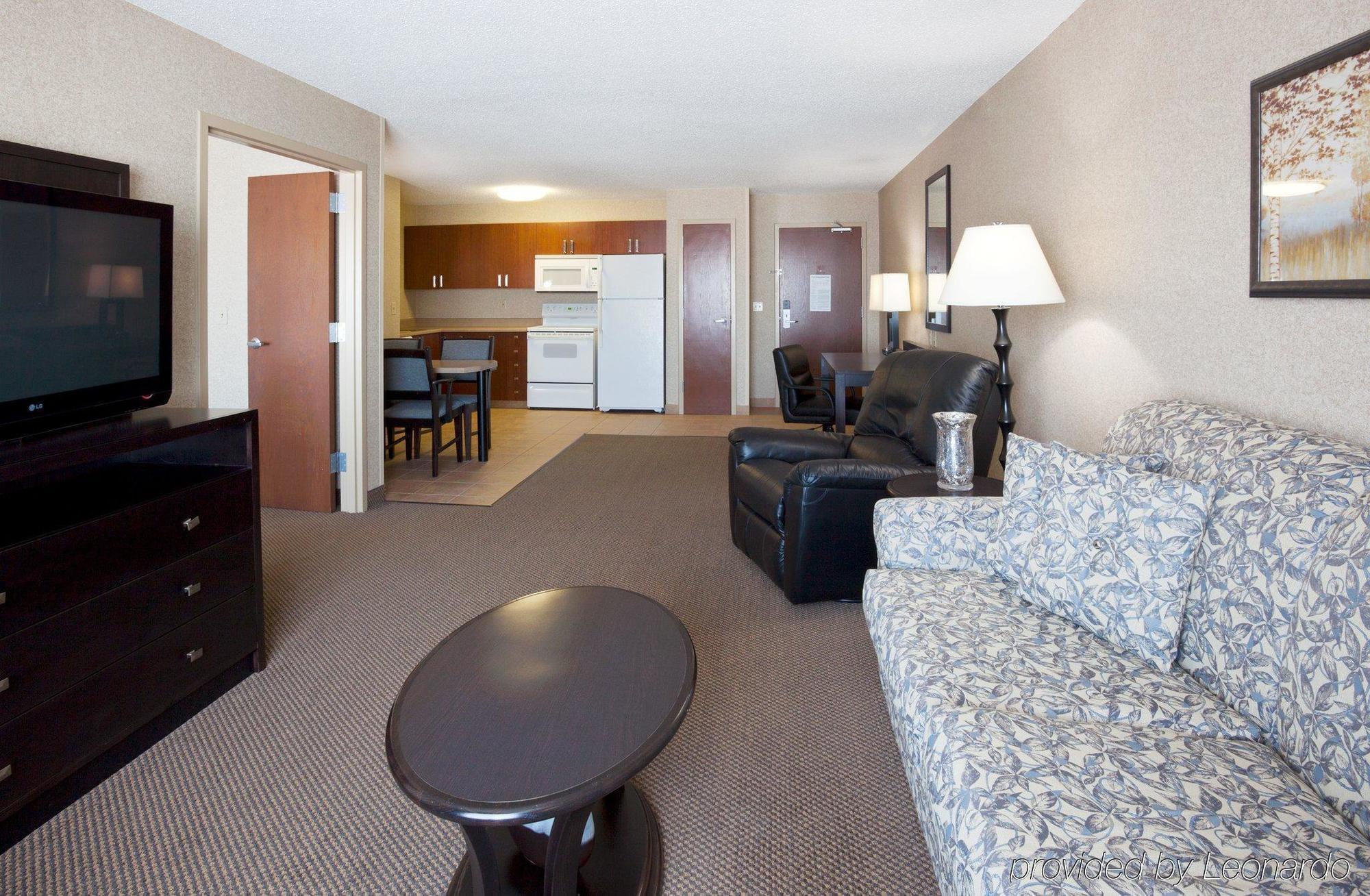 Holiday Inn Express Hotel & Suites Grand Forks, An Ihg Hotel Rum bild