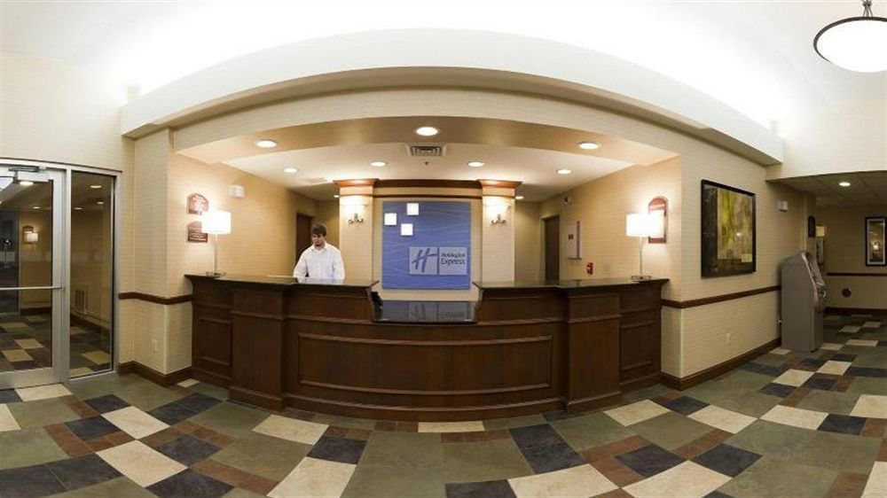 Holiday Inn Express Hotel & Suites Grand Forks By Ihg Exteriör bild