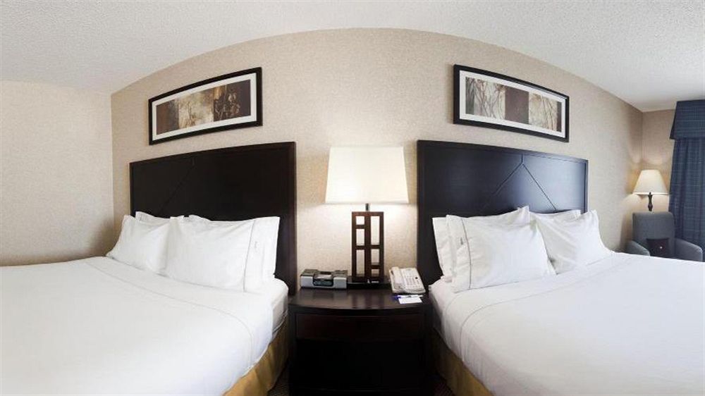 Holiday Inn Express Hotel & Suites Grand Forks By Ihg Exteriör bild