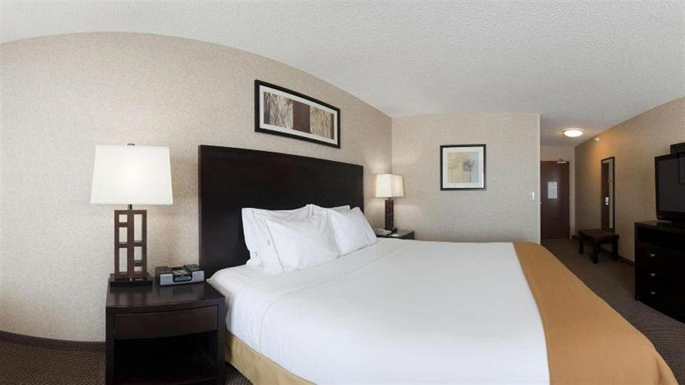 Holiday Inn Express Hotel & Suites Grand Forks, An Ihg Hotel Exteriör bild